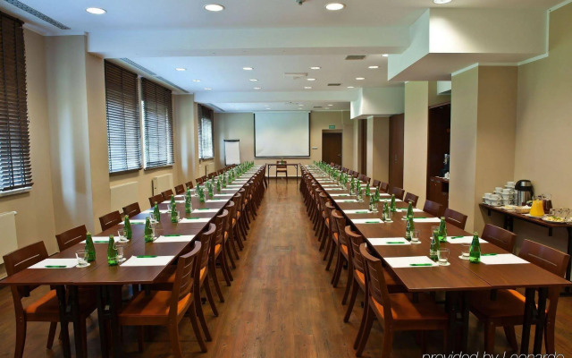 DeSilva Inn Katowice Airport