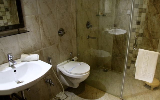 OYO Premium Allahabad Civil Lines