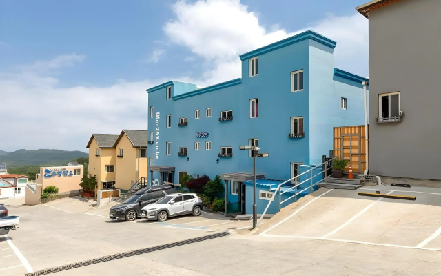 hotelImage