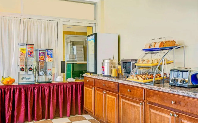 Days Inn Alexandria South