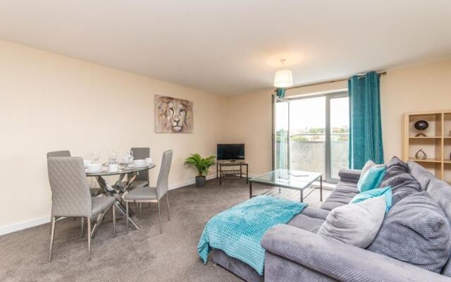 Luxury River Views - 2 Bed Apartment