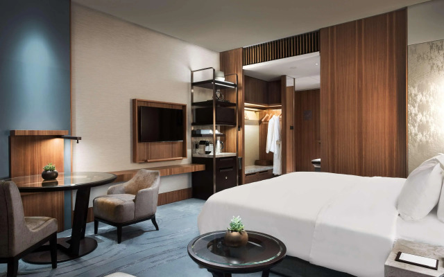 Kerry Hotel Hong Kong by Shangri-la