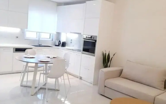White Dome Apartment I