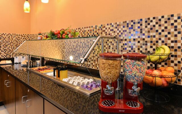 Holiday Inn Montgomery Airport South by IHG