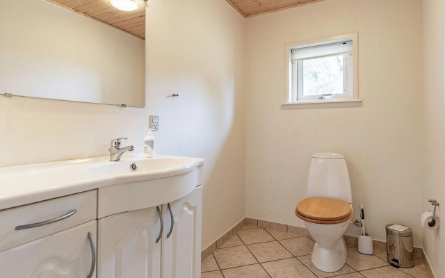 8 Person Holiday Home in Spottrup