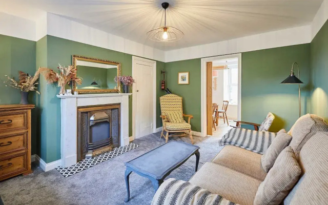 Host Stay Cheviot Street