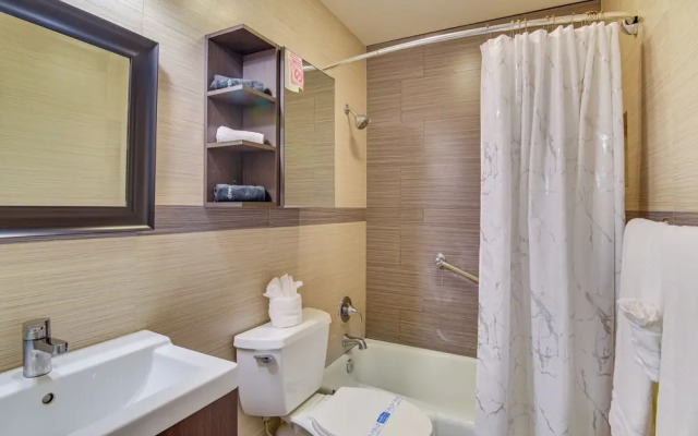 Centrally Located Hallandale Beach Condo