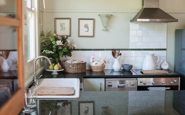 Woolrich Historic Garden Cottage