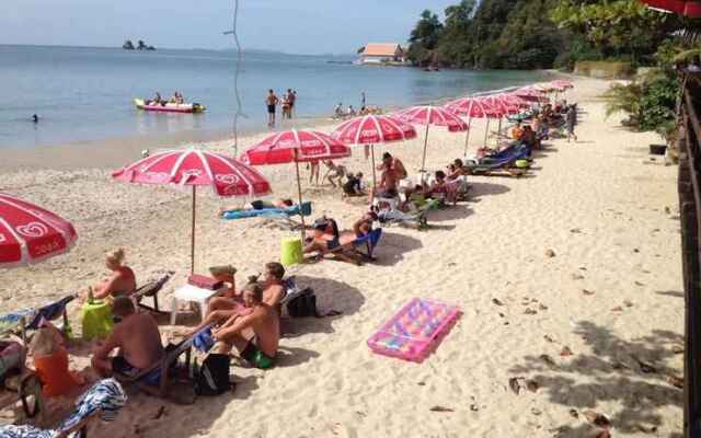 Baansuan Aokhai Beach Rayong