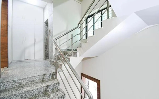 Fabhotel Dak Plaza
