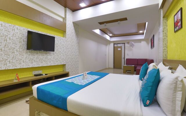 OYO 9238 Hotel Meet Palace