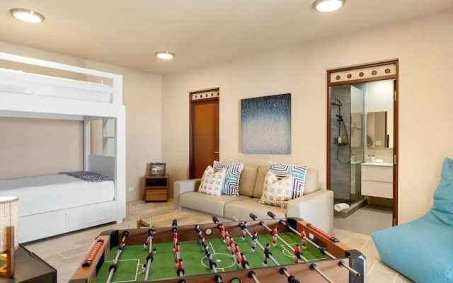 6 BR Villa With Concierge Amenities Pool