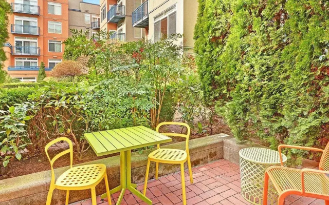 Belltown Court South