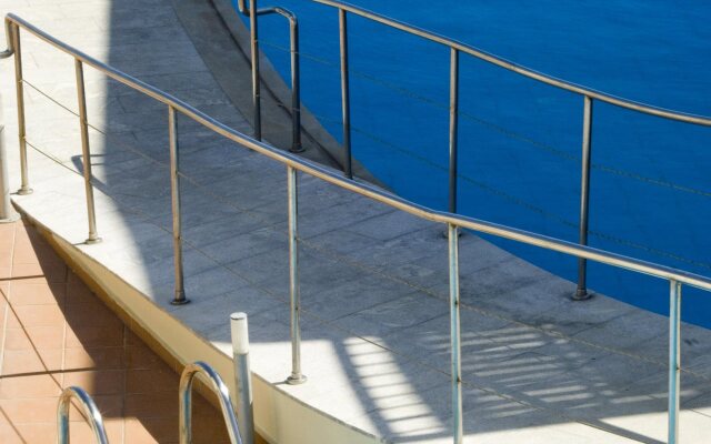 Giannoulis – Grand Bay Beach Resort - Adults Only