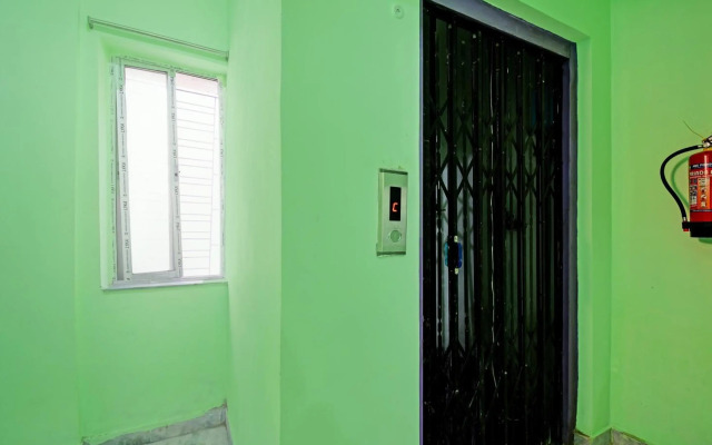 OYO Flagship 70156 Dark N Dreams