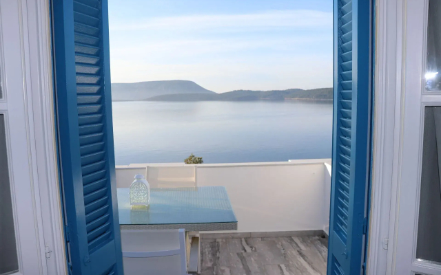 Grand Bleu by Fun In the Sun