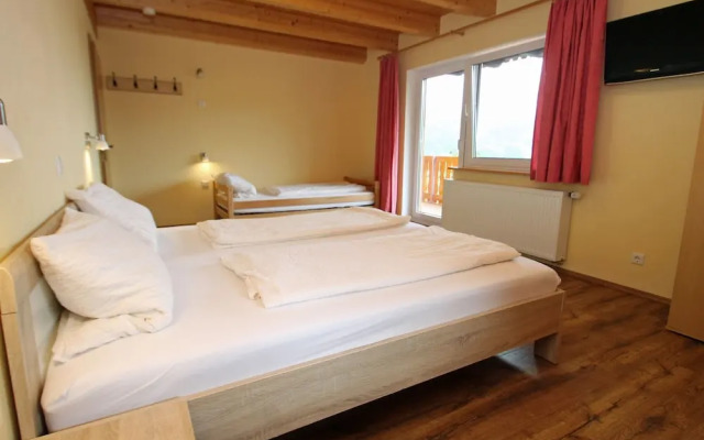 Child Friendly Apartment in Hainzenberg near Forest