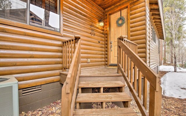 Spacious Pinetop Cabin w/ Deck & Gas Grill!