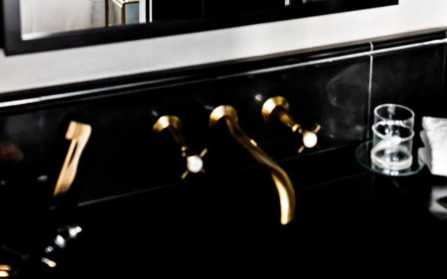 Monsieur George Hotel & Spa – Champs Elysées