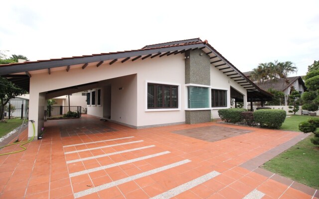 Kenangan Bungalow Resort Villa