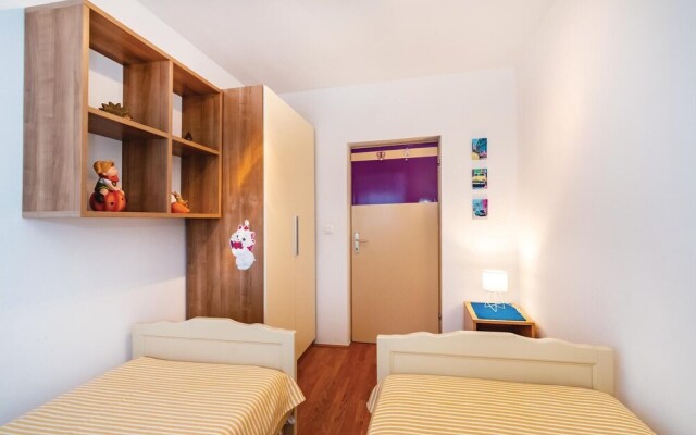 Awesome Home in Maslenica With Wifi and 3 Bedrooms