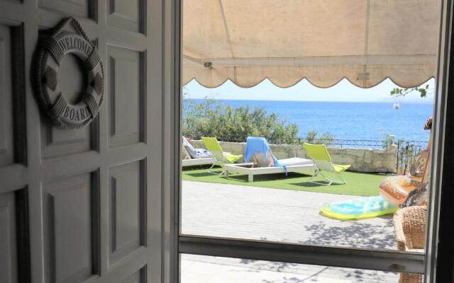Endless Blue Sea Frontal house