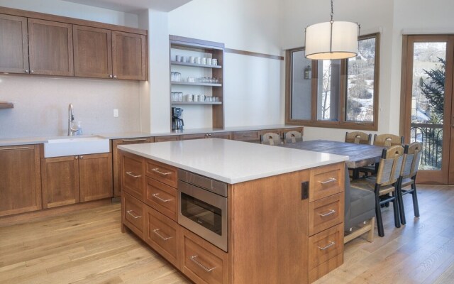 Highlands Westview 300 3 Bedroom Condo by RedAwning