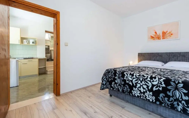 Apartments Lucija - One Bedroom Apartment With Terrace