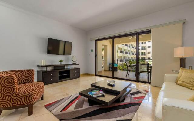 Beautiful 2BR Condo w Great Amenities Palmbeach
