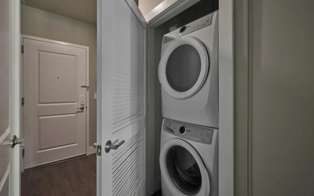 Luxury Apartments by Hyatus Center City