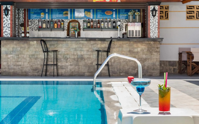 Lefkimi Hotel