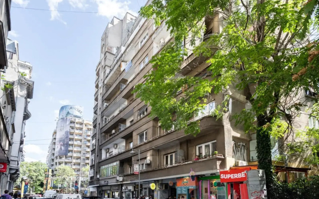 Spacious and cozy apartment in central Bucharest