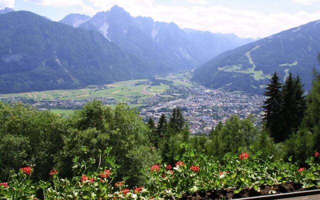 Mountain View Chalet in Gaimberg near Forest