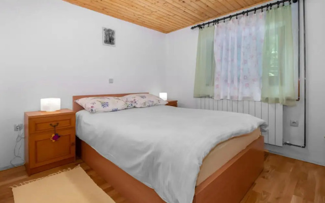 Awesome Home in Breze With Wifi and 2 Bedrooms