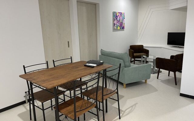 Zenibako House 1F