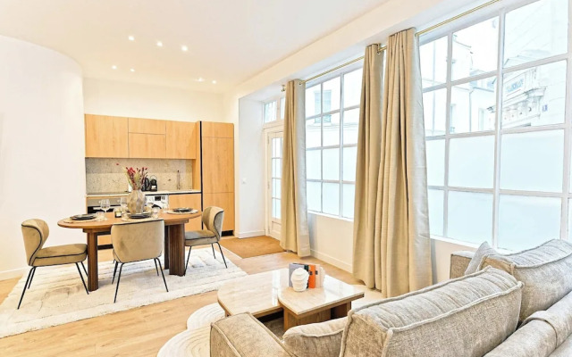 Sublime Air-conditioned Flat Galeries Lafayette