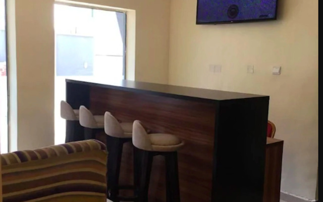 Stoneside Hotel and Apartments