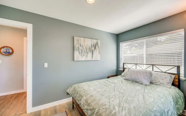 Pet-friendly Moclips Home: Walk to Mocrocks Beach!