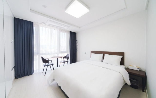 The Venezia Suite Hotel