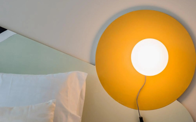 UNIQUE Modernist Duplex apartment & PARKING