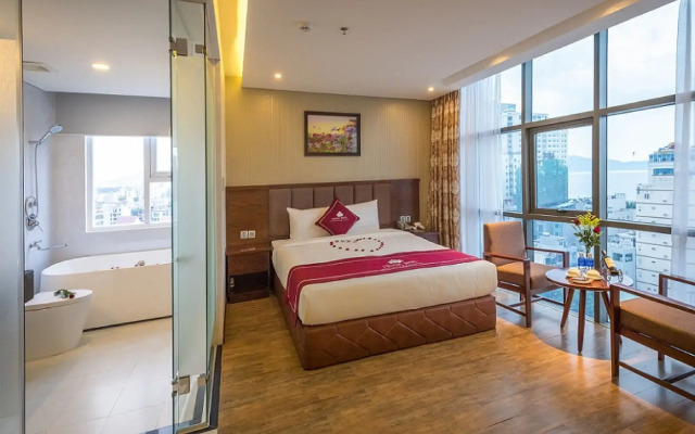 Crystal Hotel Da Nang