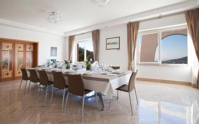 Villa Daniela With Swimming Pool