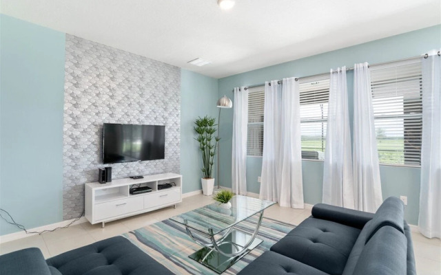 5BR Pool Home w Gameroom