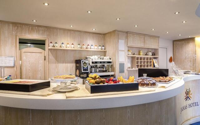 Janas Hotel
