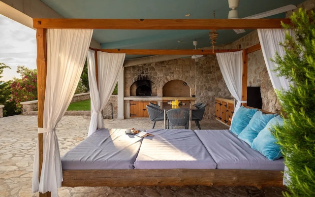 Stone Houses Dingač