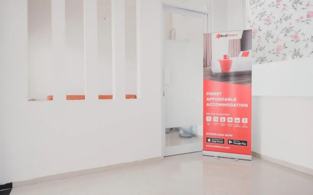 Rose Garden by RedDoorz