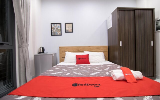 Shibrows By RedDoorz