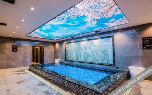 Tanghai Holiday Hotel