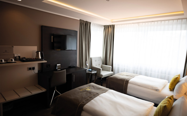 Skyline Hotel