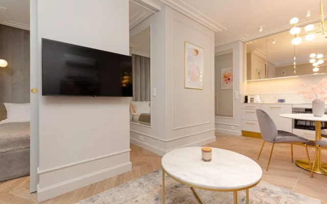 Mennica Morganit by Renters Prestige